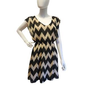 Gianni Bini blissful beach/black chevron dress, Size XS Womens